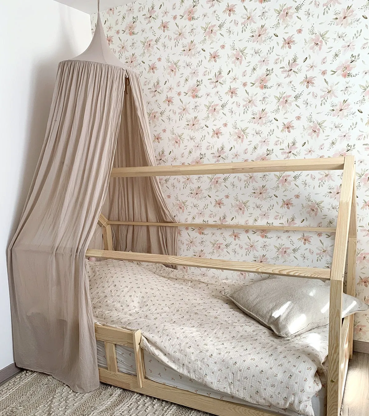 Appoline - Children's Wallpaper - Watercolour Flower Motif